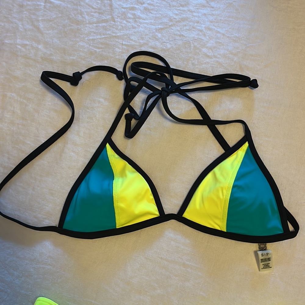 PINK string bikini - Picture 2 of 3